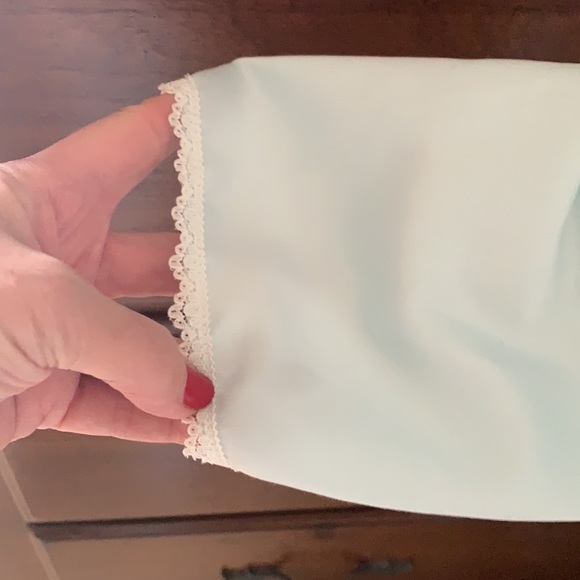 Miss Elaine long-sleeved silky nightgown. - Picture 7 of 13